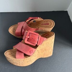 Born Marjorie Cork & Leather Wedge Slip-On Open Toe Sandals Coral Pink. Size 7